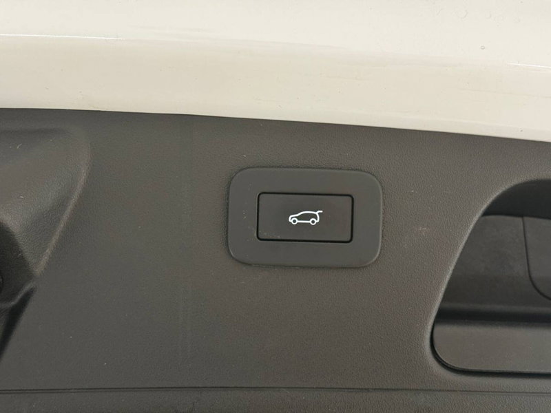 Jaguar E-Pace usata a Savona (15)