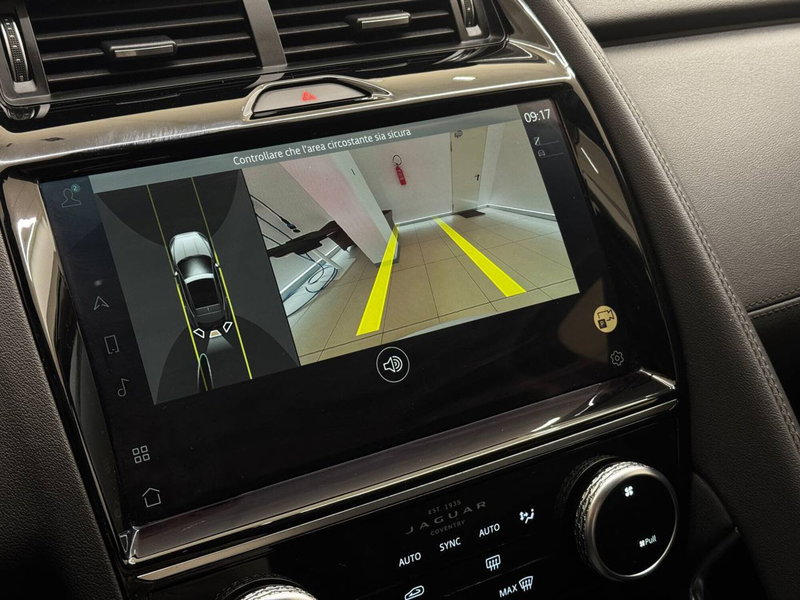 Jaguar E-Pace usata a Savona (17)