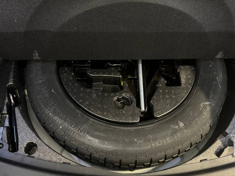 Jaguar E-Pace usata a Savona (18)