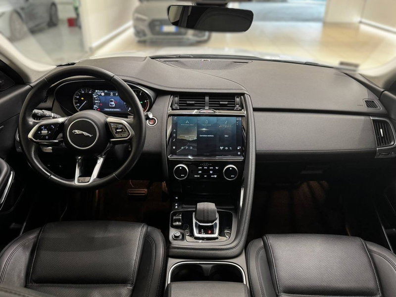 Jaguar E-Pace usata a Savona (4)