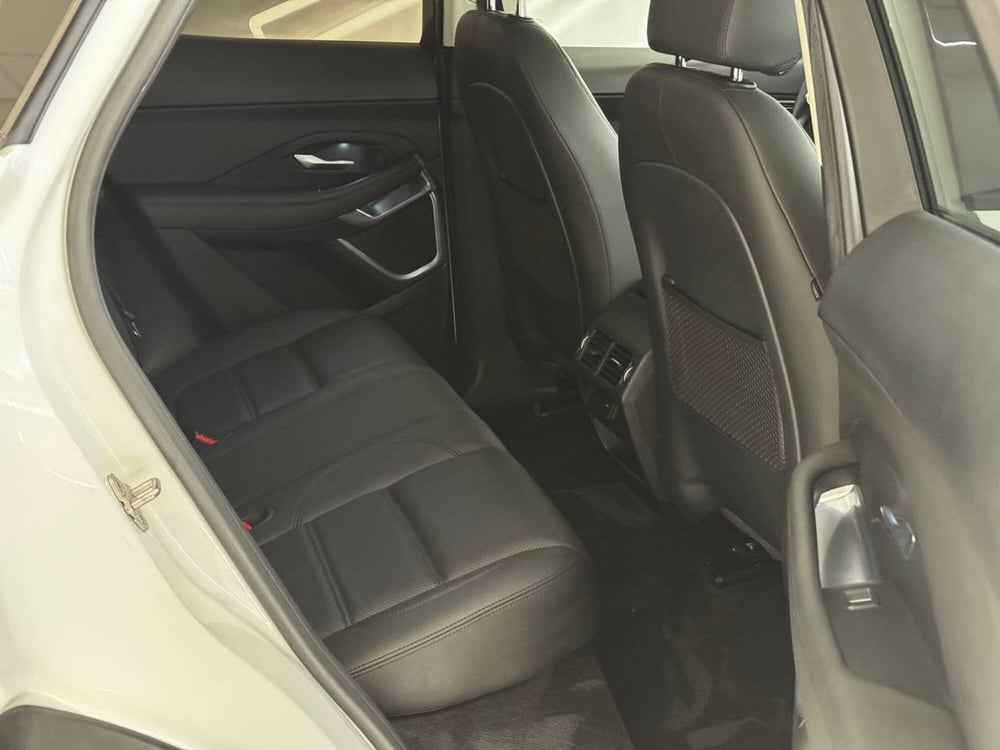 Jaguar E-Pace usata a Savona (5)