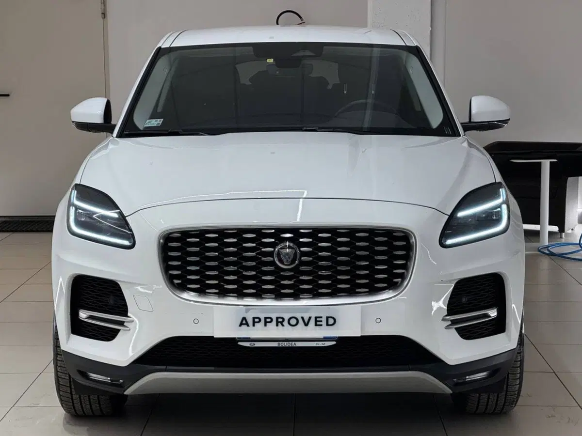 Jaguar E-Pace usata a Savona (8)