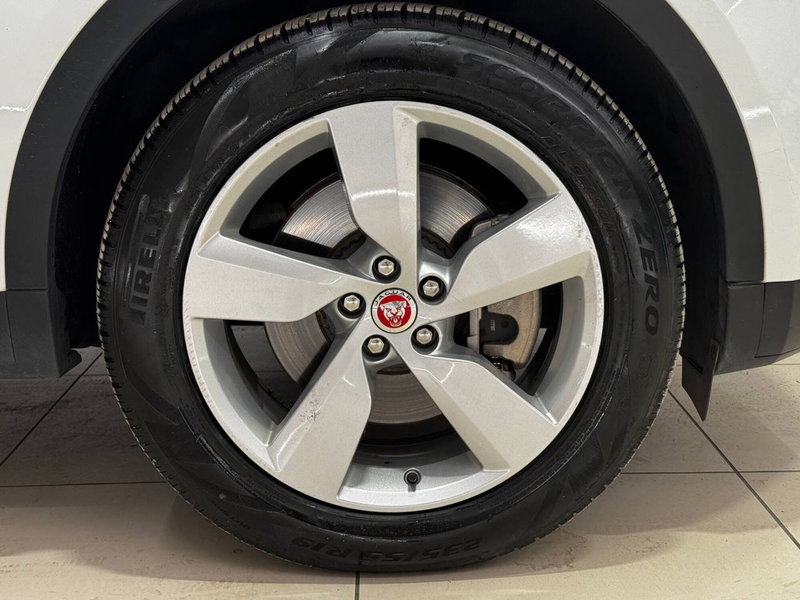 Jaguar E-Pace usata a Savona (9)