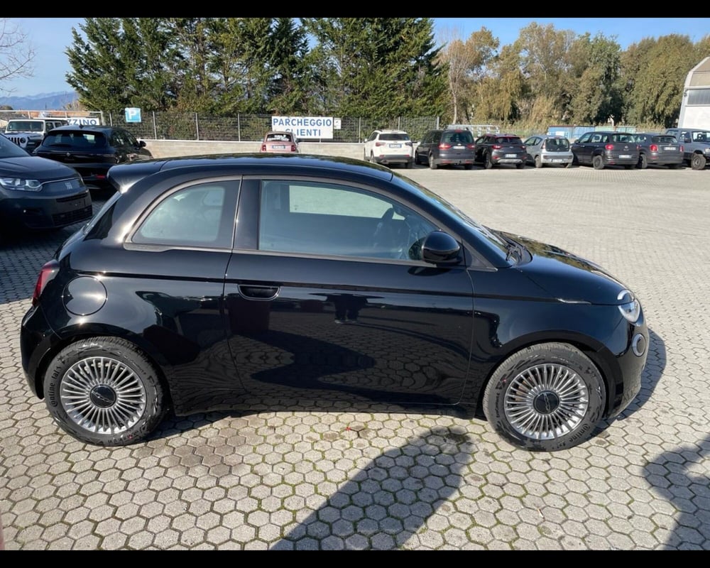 Fiat 500e nuova a Lucca (4)