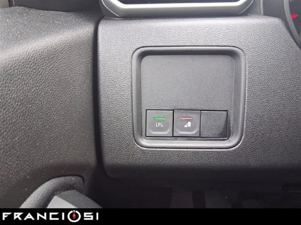 Dacia Duster usata a Modena (12)