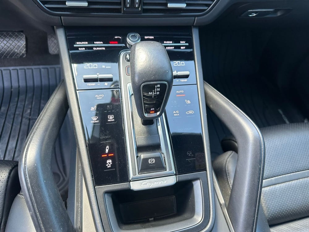 Porsche Cayenne usata a Caserta (15)