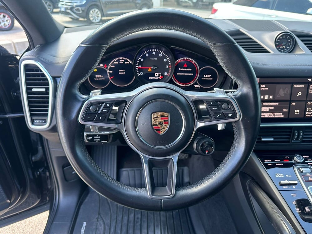 Porsche Cayenne usata a Caserta (18)