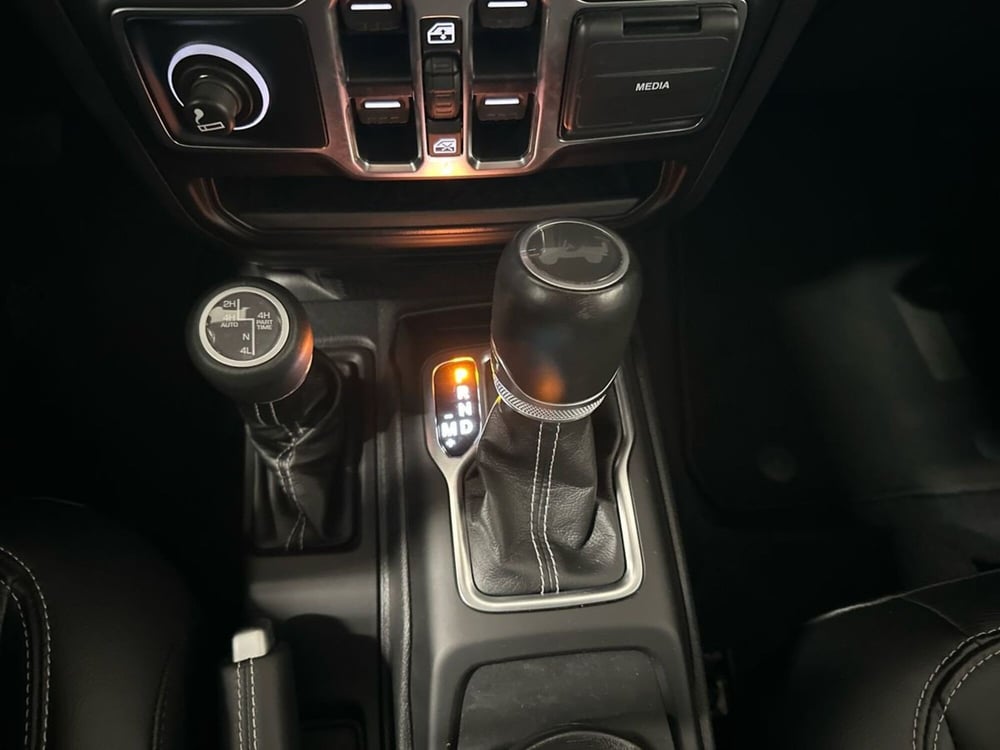 Jeep Wrangler Unlimited usata a Prato (16)