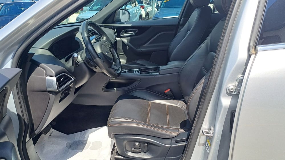 Jaguar F-Pace usata a Padova (11)