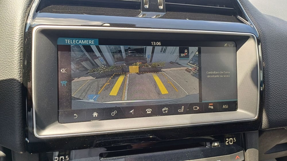 Jaguar F-Pace usata a Padova (16)
