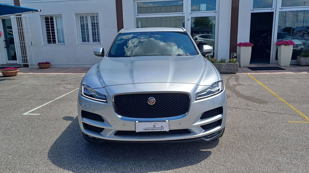 Jaguar F-Pace usata a Padova (2)