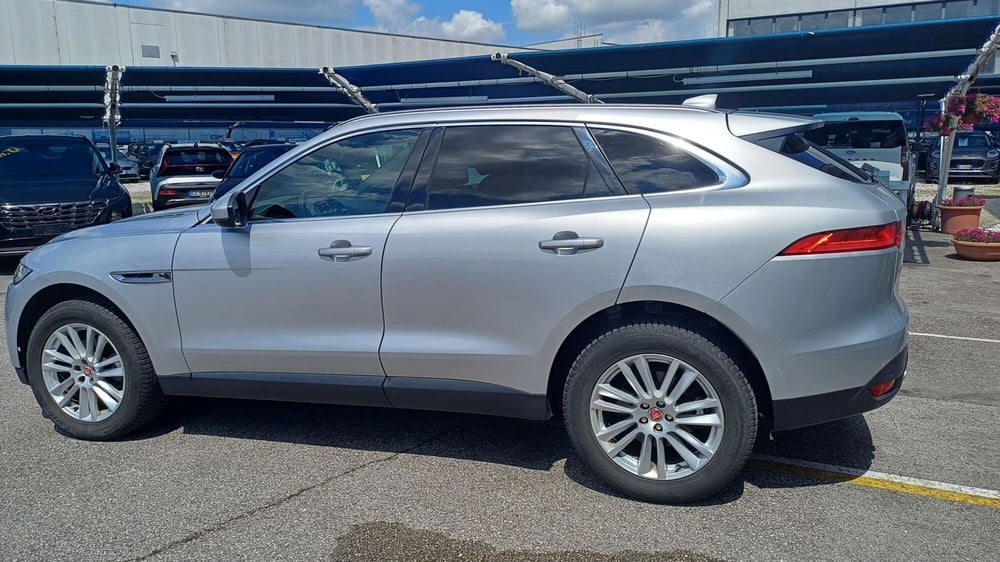 Jaguar F-Pace usata a Padova (3)