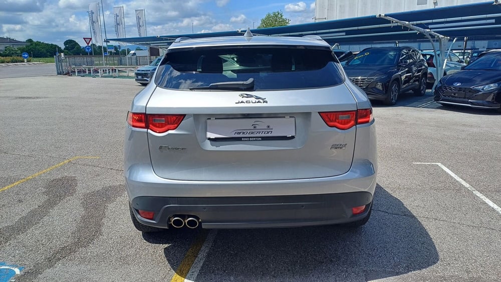 Jaguar F-Pace usata a Padova (4)