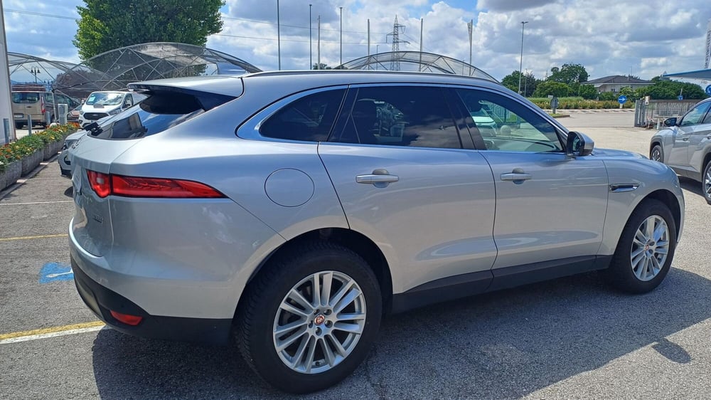 Jaguar F-Pace usata a Padova (5)