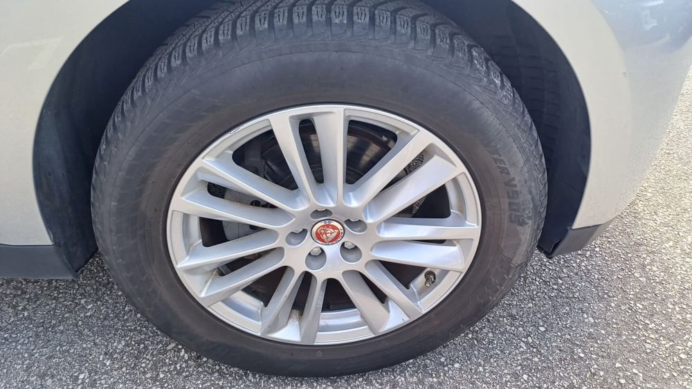 Jaguar F-Pace usata a Padova (7)