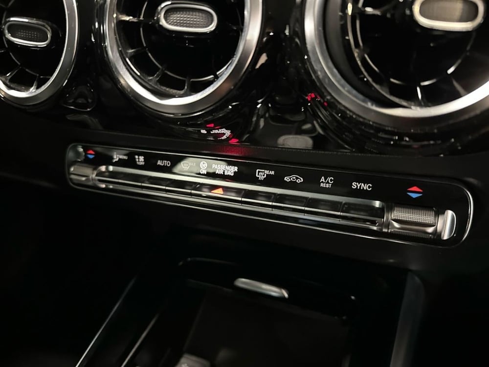 Mercedes-Benz GLA SUV usata a Prato (14)