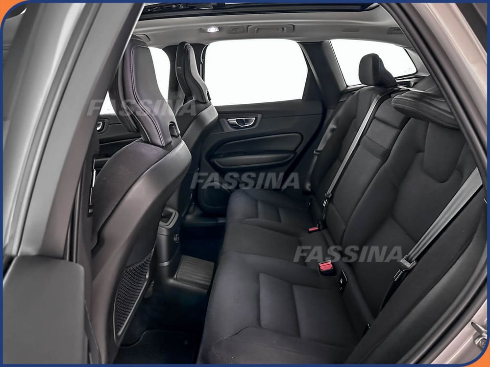 Volvo XC60 usata a Milano (11)