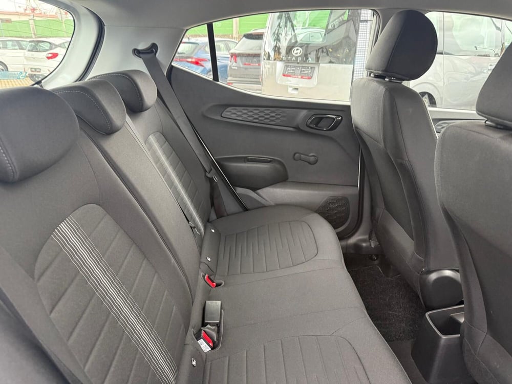 Hyundai i10 usata a Massa-Carrara (12)