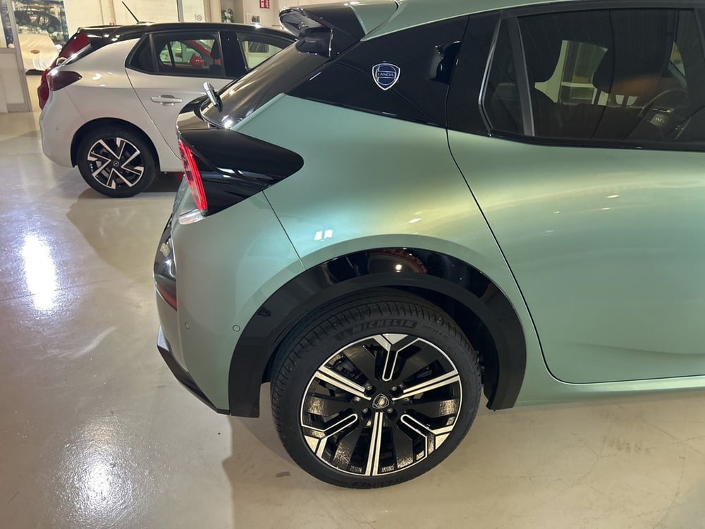 Lancia Ypsilon nuova a Bergamo (19)