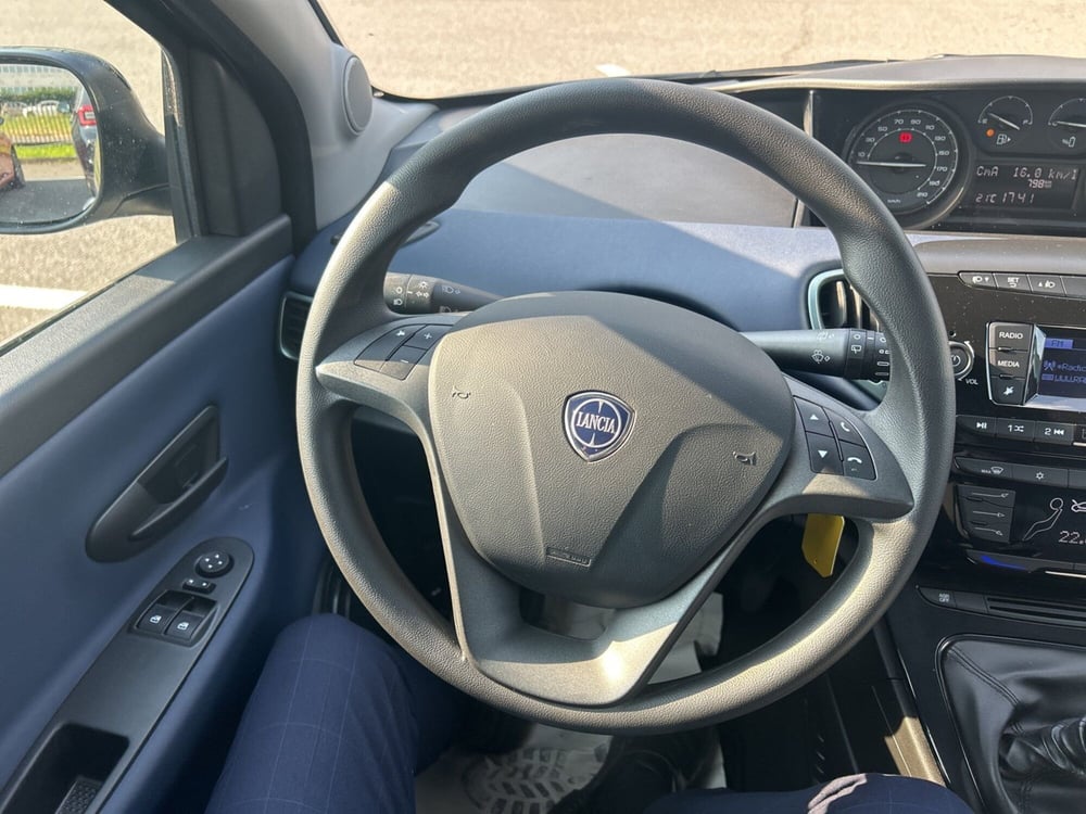 Lancia Ypsilon usata a Bergamo (10)