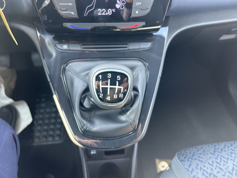 Lancia Ypsilon usata a Bergamo (13)