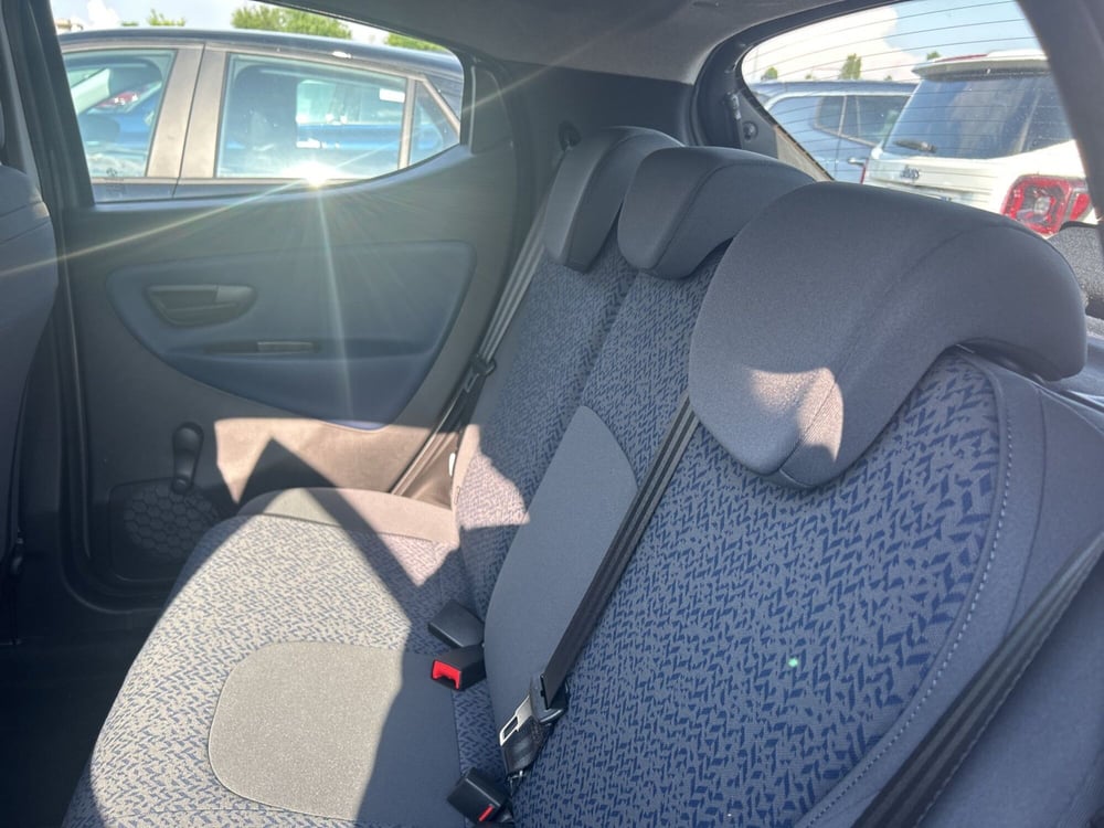 Lancia Ypsilon usata a Bergamo (16)