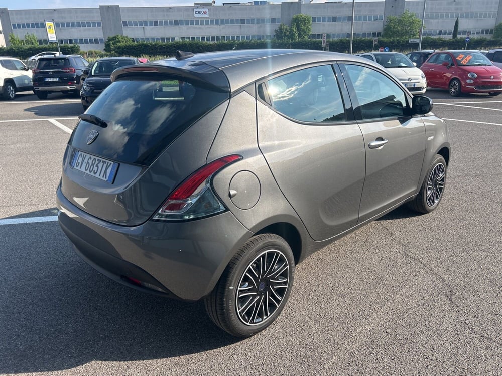 Lancia Ypsilon usata a Bergamo (5)