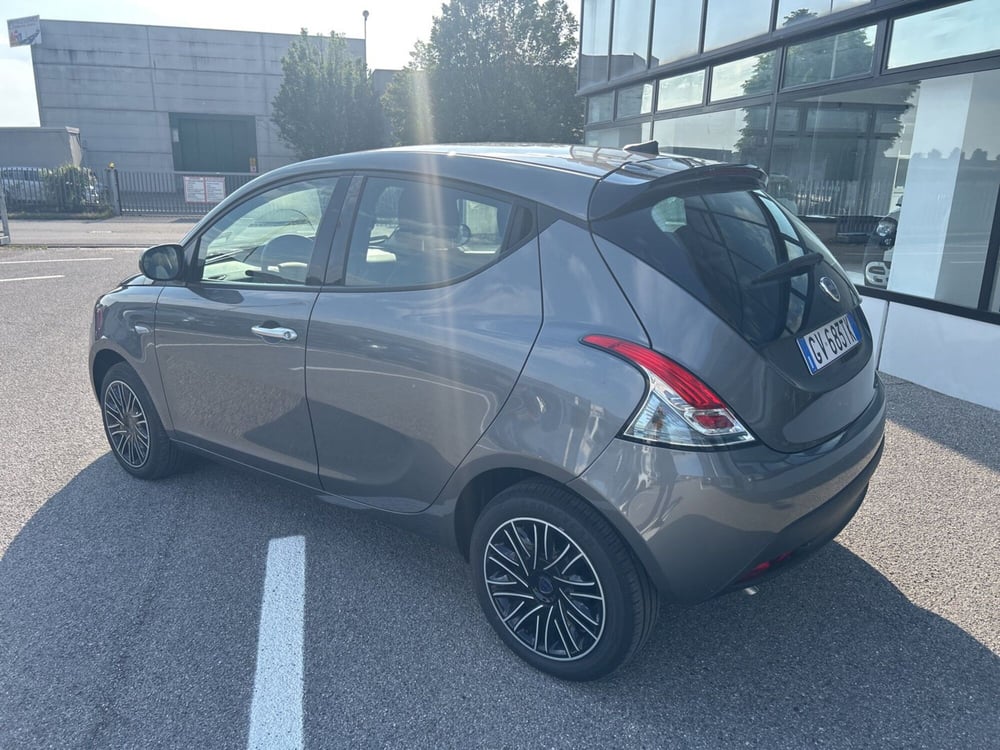 Lancia Ypsilon usata a Bergamo (7)