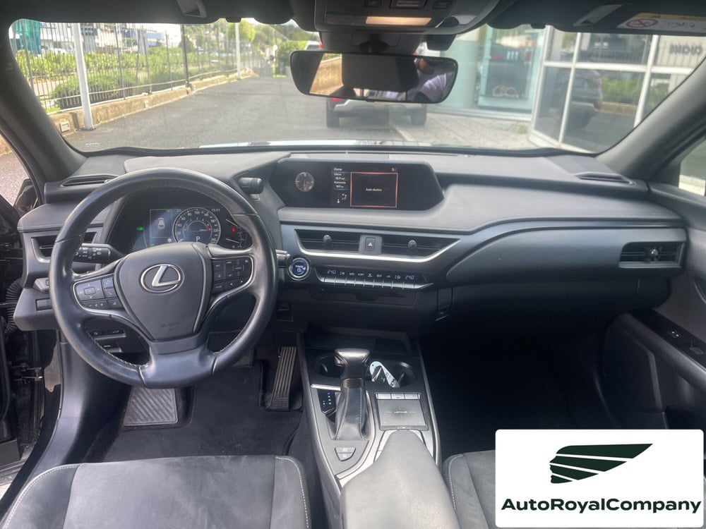 Lexus UX usata a Roma (11)