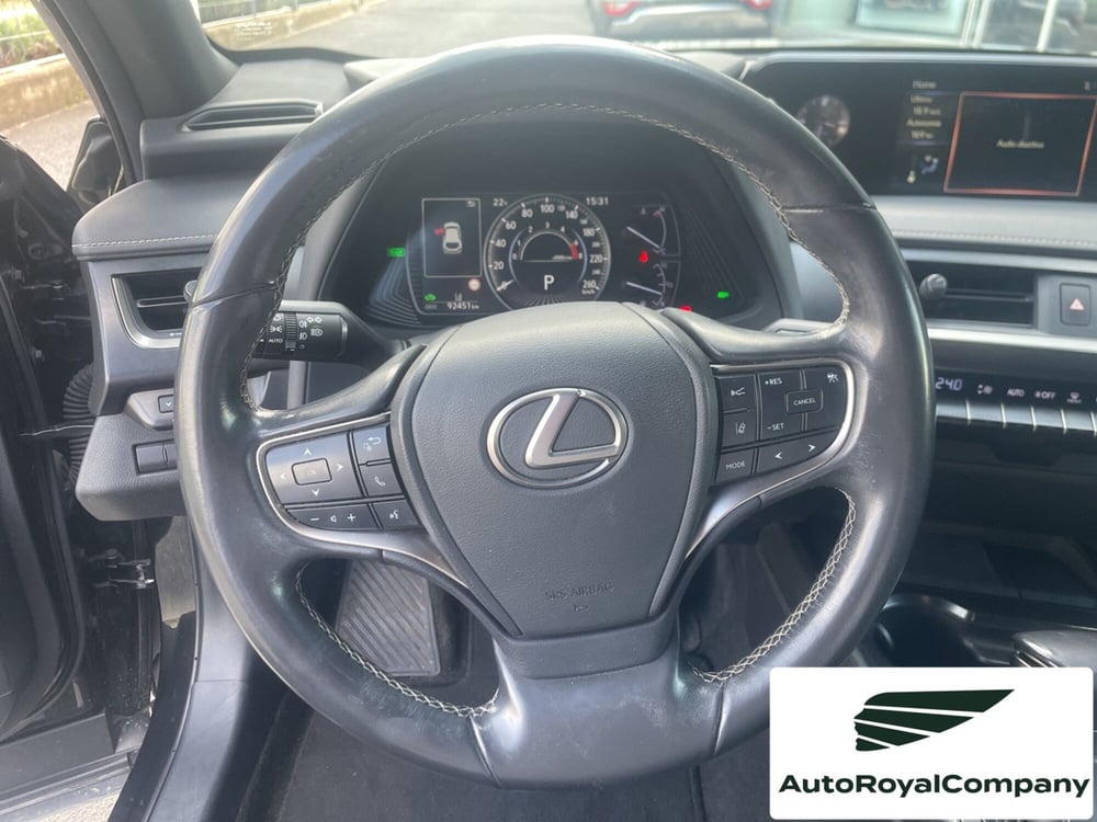 Lexus UX usata a Roma (12)