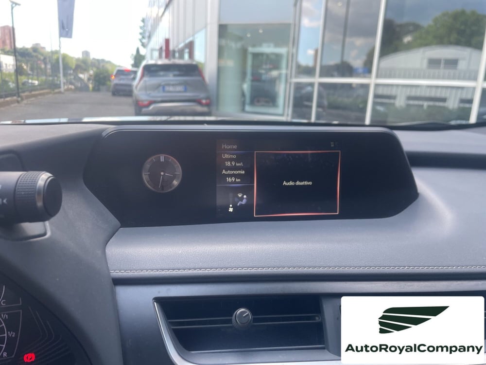 Lexus UX usata a Roma (15)
