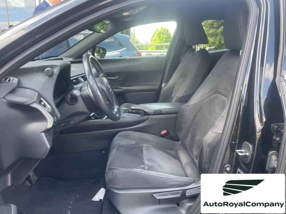 Lexus UX usata a Roma (9)