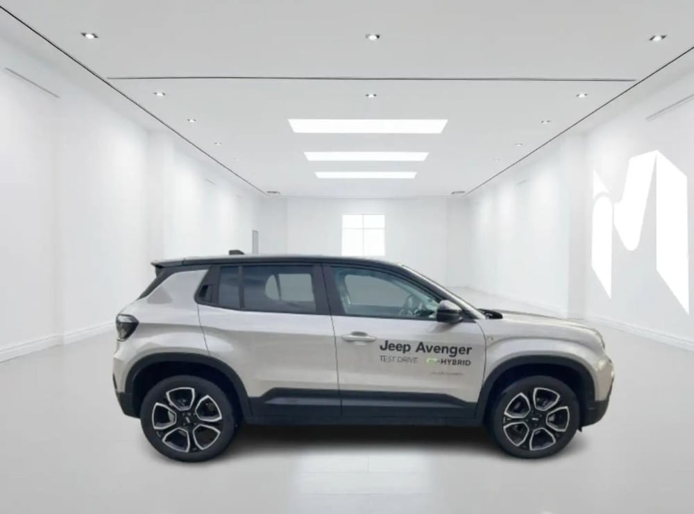 Jeep Avenger nuova a Latina (3)