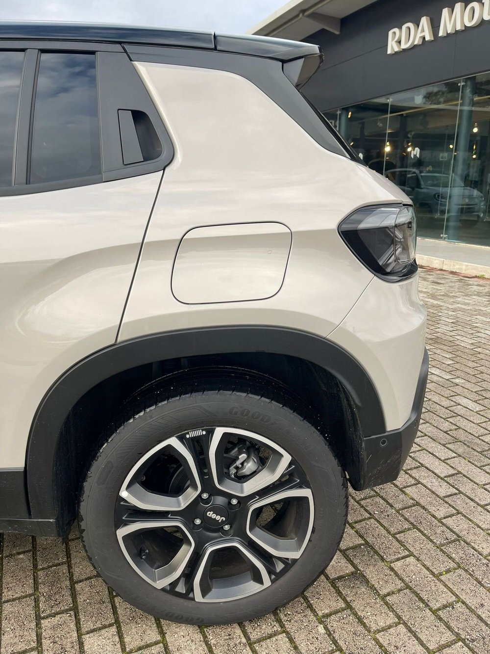 Jeep Avenger nuova a Latina (5)