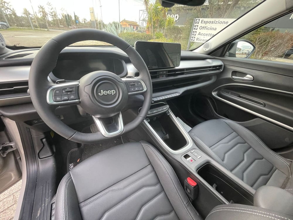 Jeep Avenger nuova a Latina (6)