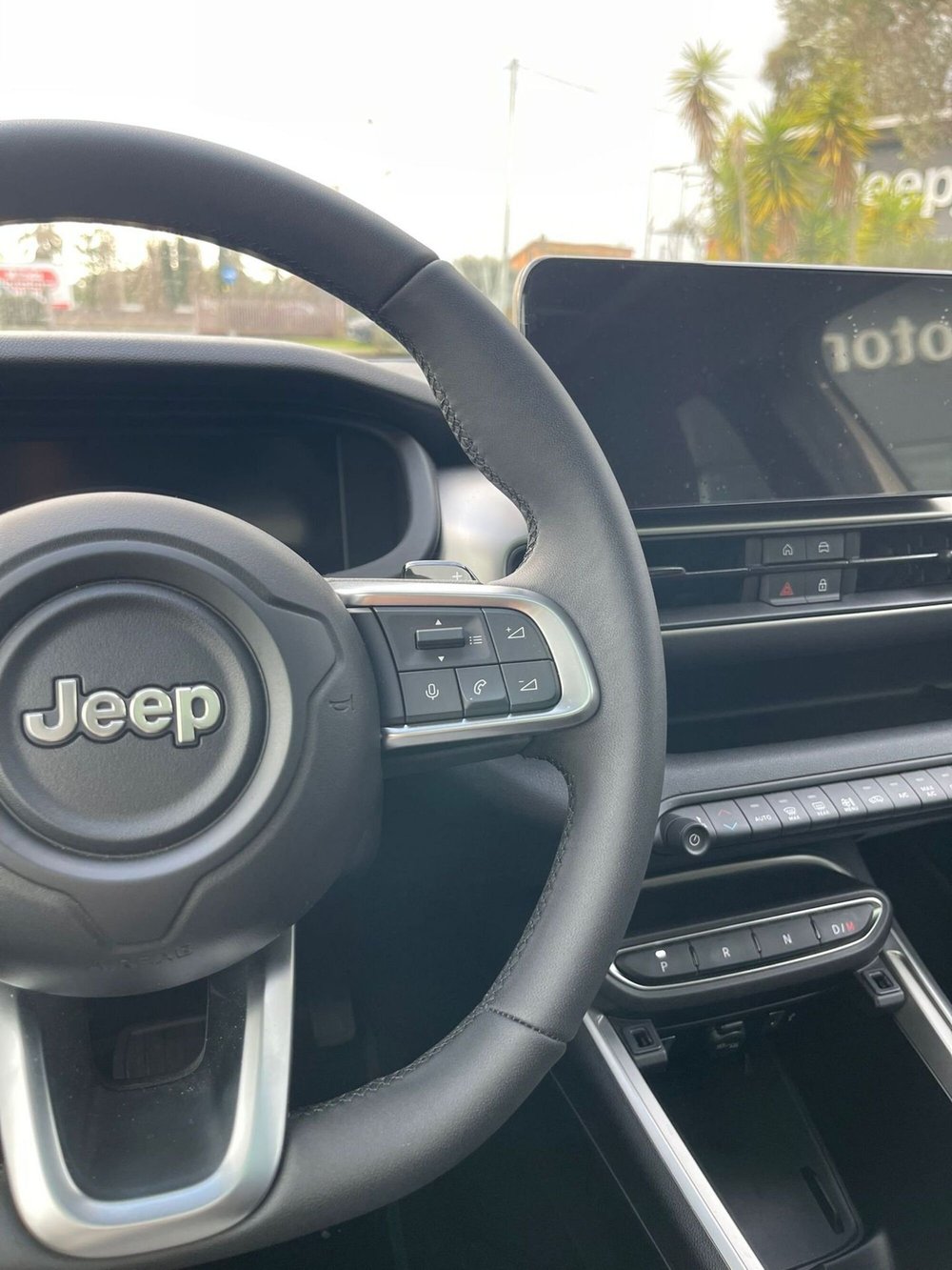 Jeep Avenger nuova a Latina (7)