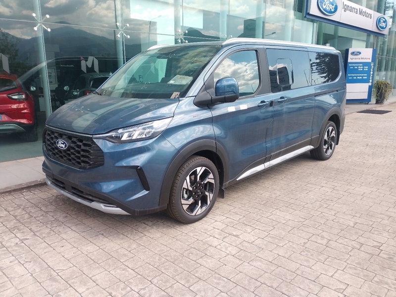 Ford Tourneo Custom nuova a Latina