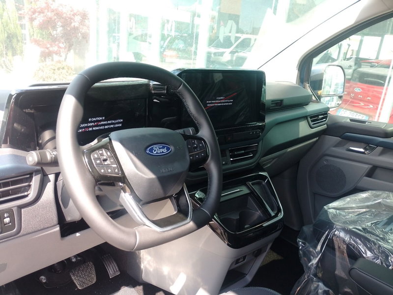 Ford Tourneo Custom nuova a Latina (11)