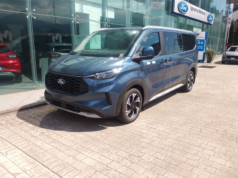Ford Tourneo Custom nuova a Latina (13)
