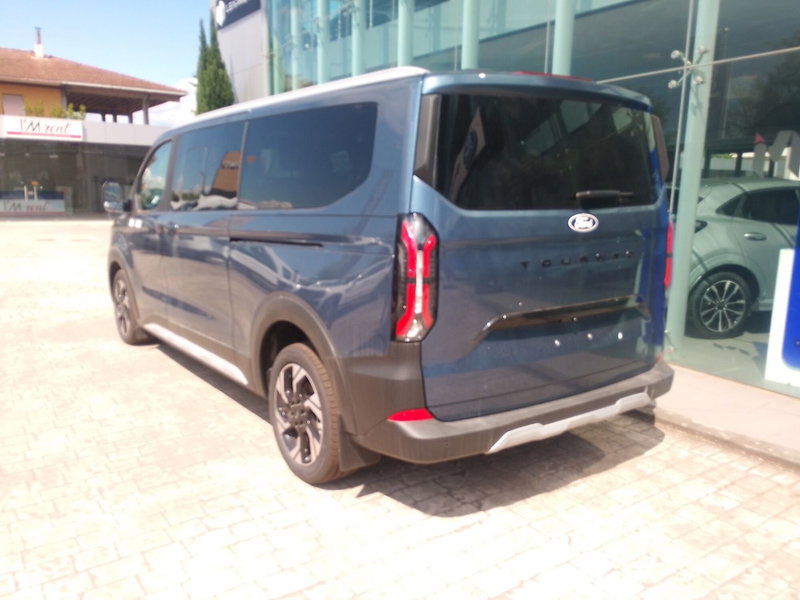 Ford Tourneo Custom nuova a Latina (14)