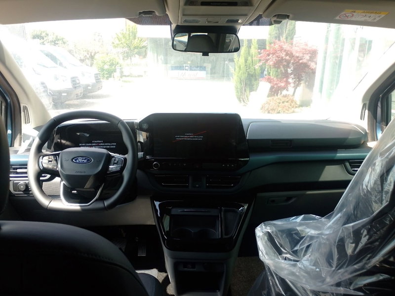 Ford Tourneo Custom nuova a Latina (17)