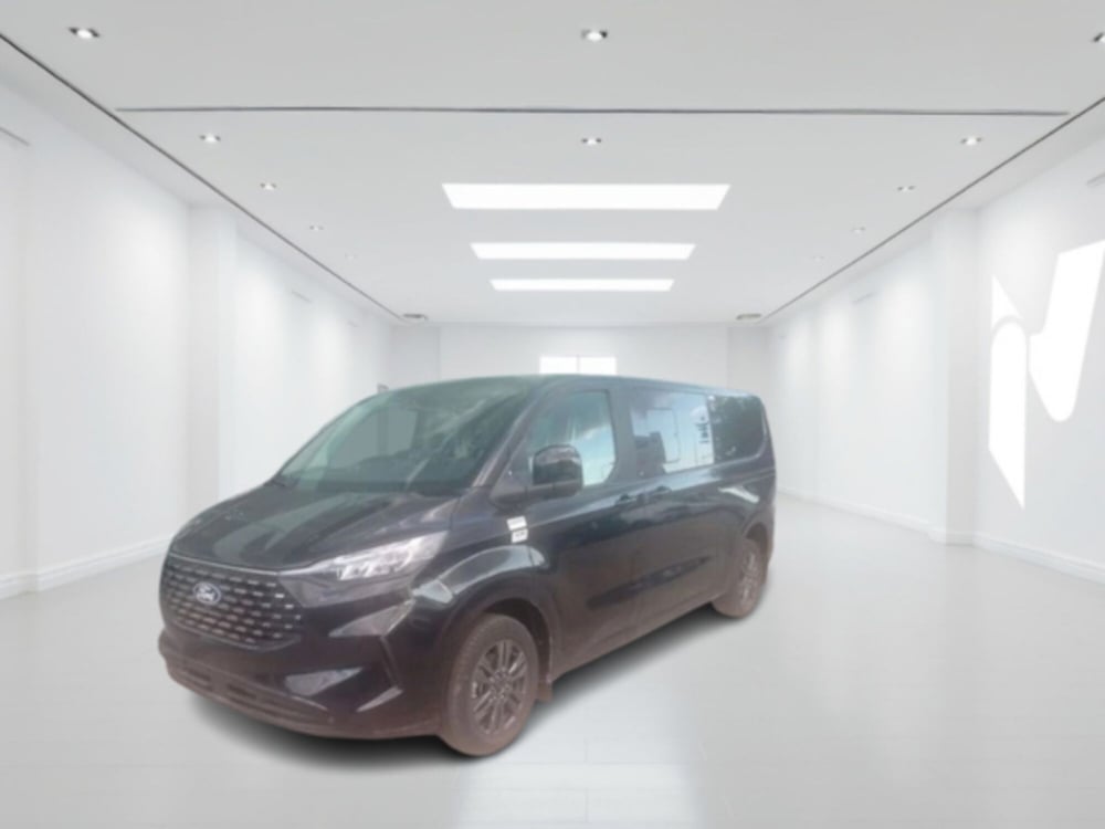 Ford Tourneo Custom nuova a Latina