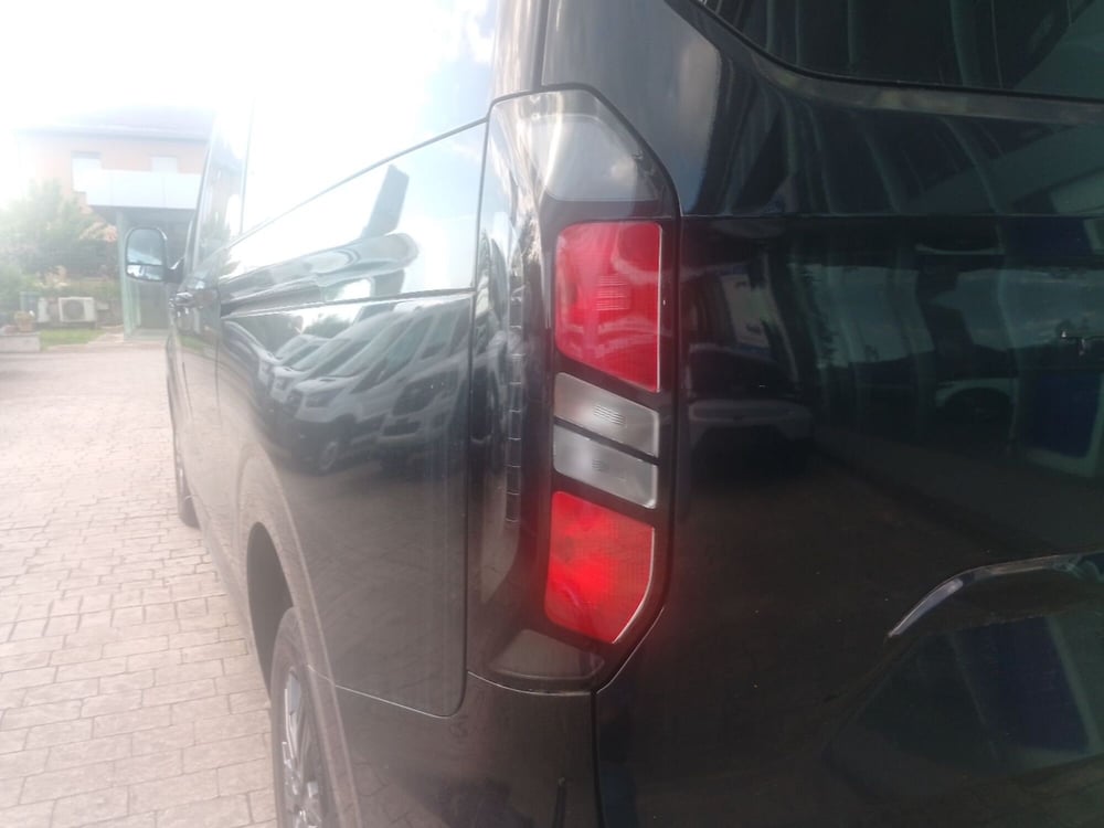 Ford Tourneo Custom nuova a Latina (11)