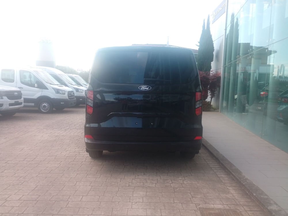 Ford Tourneo Custom nuova a Latina (13)