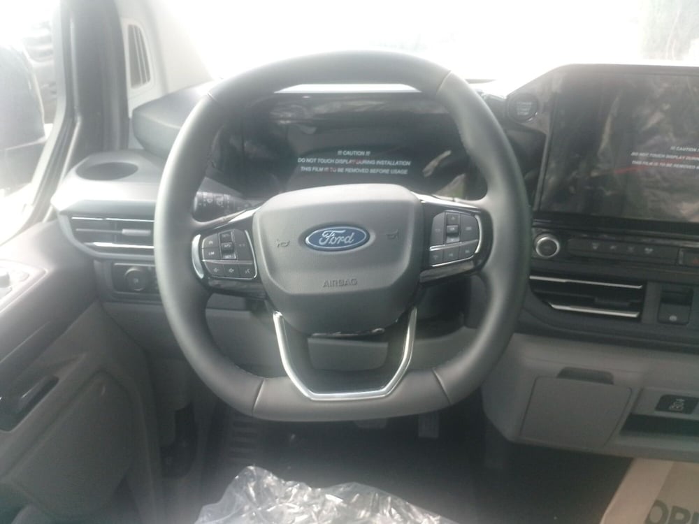 Ford Tourneo Custom nuova a Latina (4)