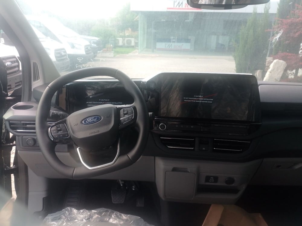 Ford Tourneo Custom nuova a Latina (5)