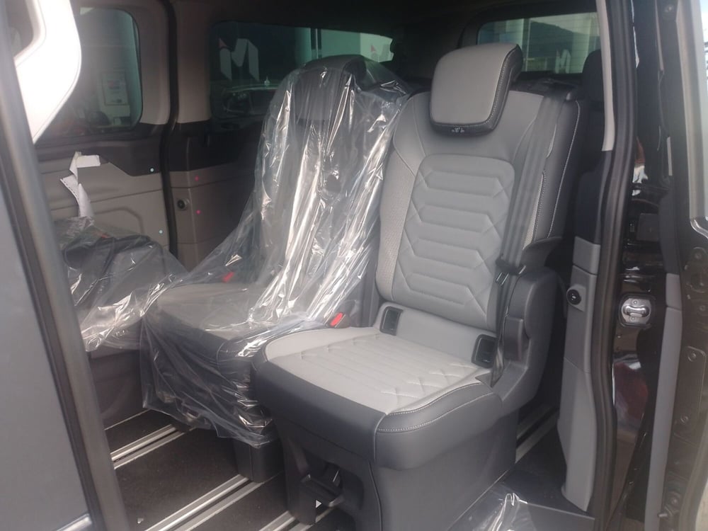 Ford Tourneo Custom nuova a Latina (6)