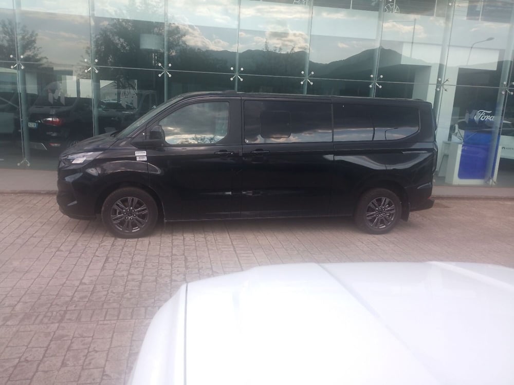Ford Tourneo Custom nuova a Latina (8)
