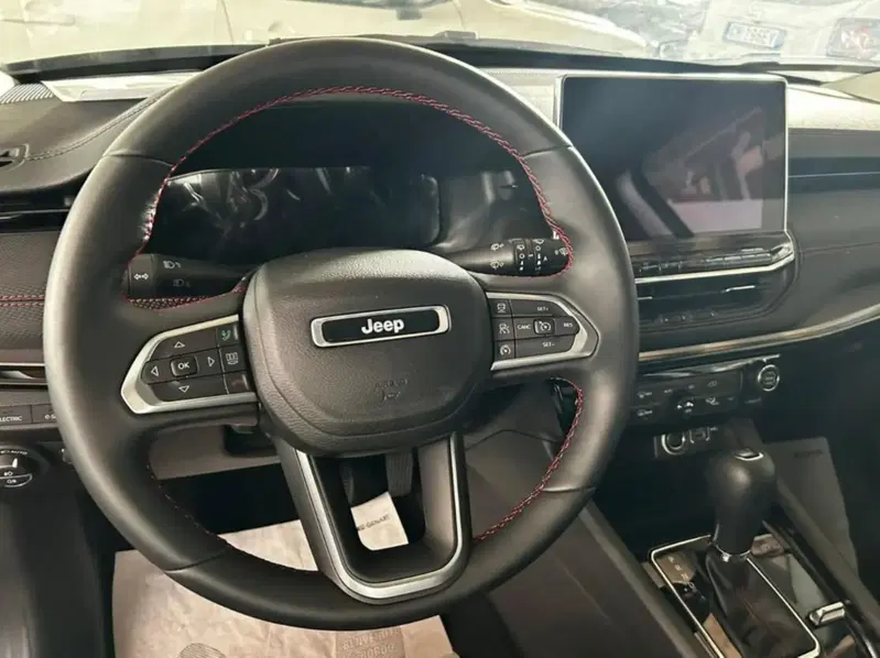 Jeep Compass nuova a Latina (7)