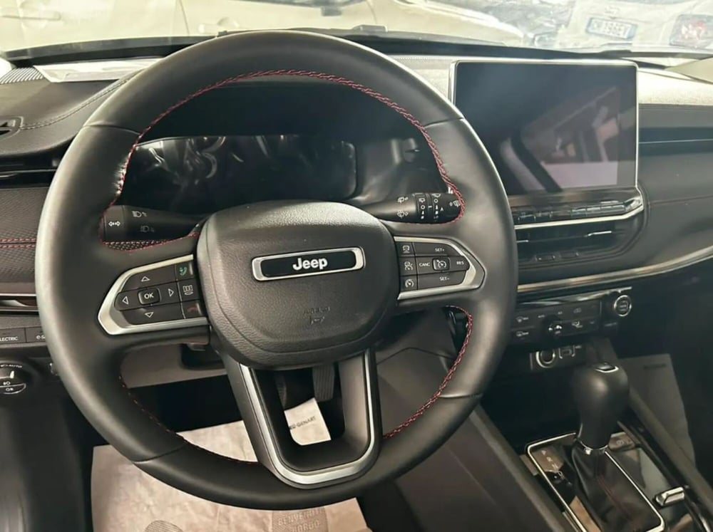 Jeep Compass nuova a Latina (7)